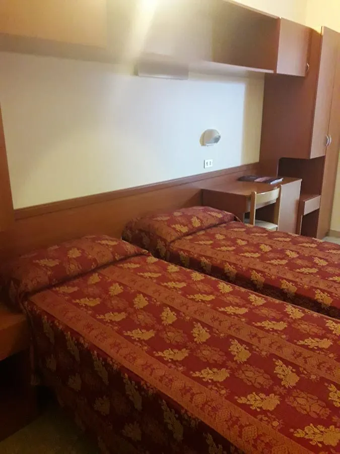 Hotel Imperiale Cesenatico 3*,